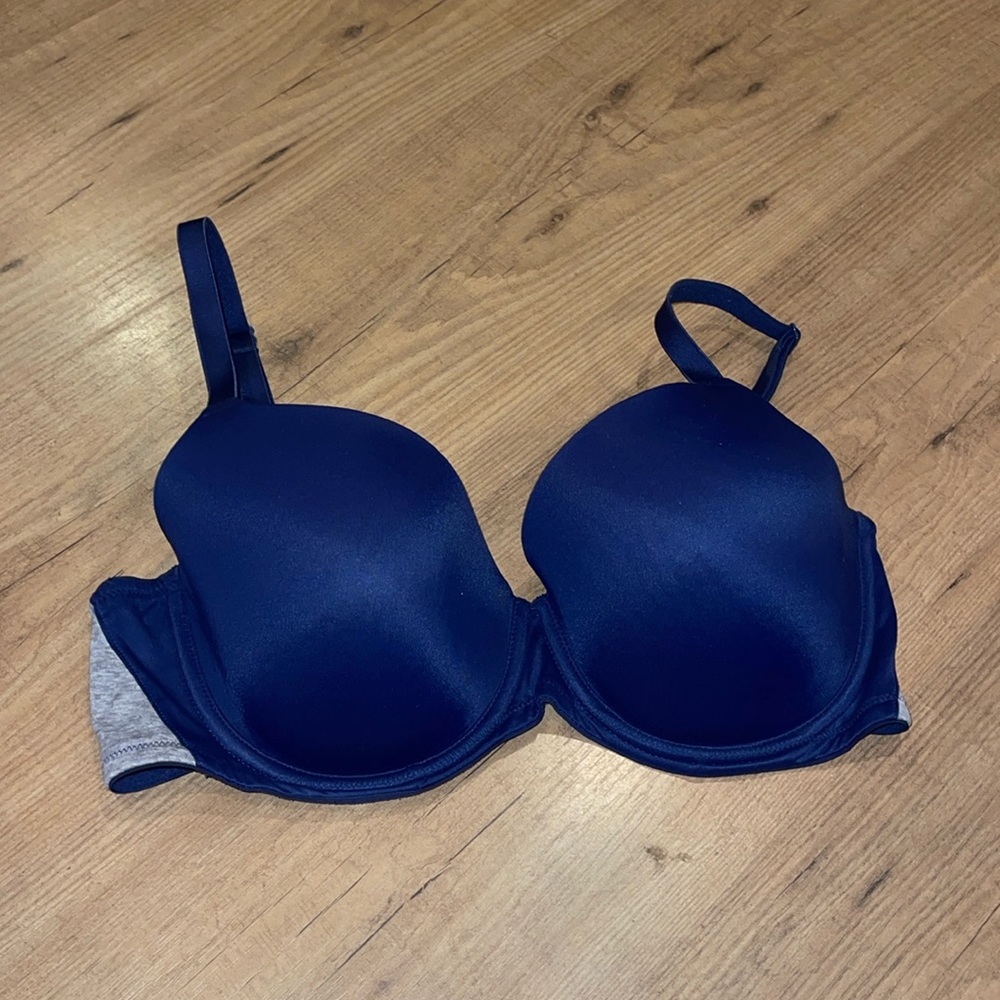 Victoria’s Secret Pink bra